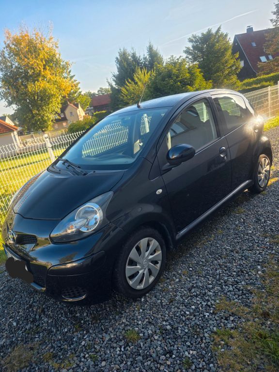 Toyota Aygo (X) 159.000 km 1.950 € Küps 96328