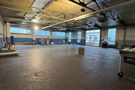 Halle in Mannheim 4.000 € 437 m²