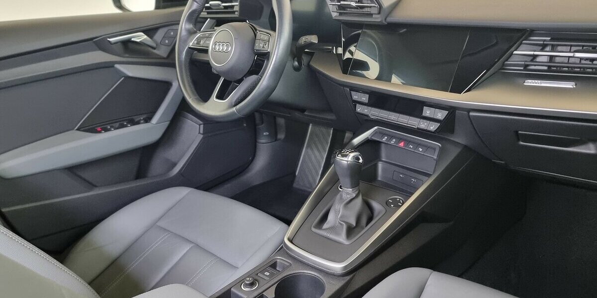 Audi A3 30TFSI limo Navi Leder Digital VIC Kamera LED 66.400 km 21.100 &euro; Garrel 49681