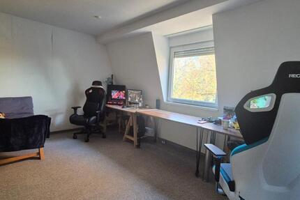 40 m² Dachgeschoss Wohnung zur Untermiete für ein Jahr 1.5 zimmer