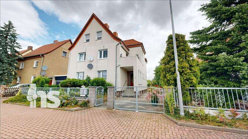 Haus zum Kaufen in Dieskau 250.000 € 150 m²