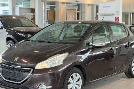 Peugeot 208 89.000 km 5.999 &euro; Inden 52459