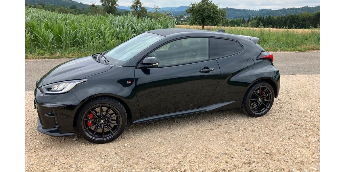 Toyota Yaris 11.000 km 34.000 &euro; Lorch 73547