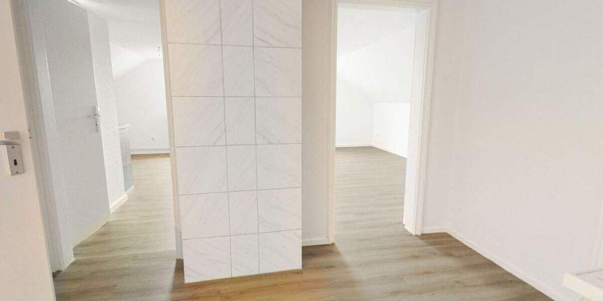 Neu sanierte 1-Zimmer-Wohnung mit EBK im Dachgeschoss in Wathlingen! (AK-1020-156) 1 zimmer