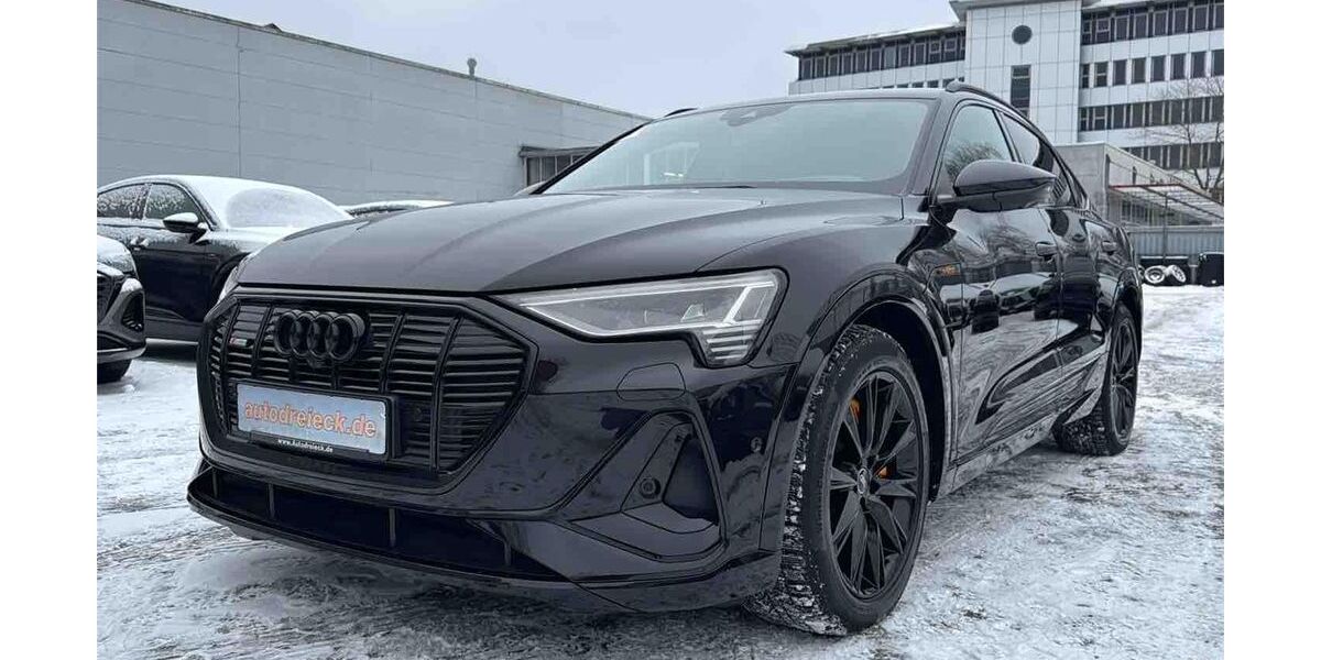 Audi e-tron 33.108 km 37.950 &euro; Hamburg 22047