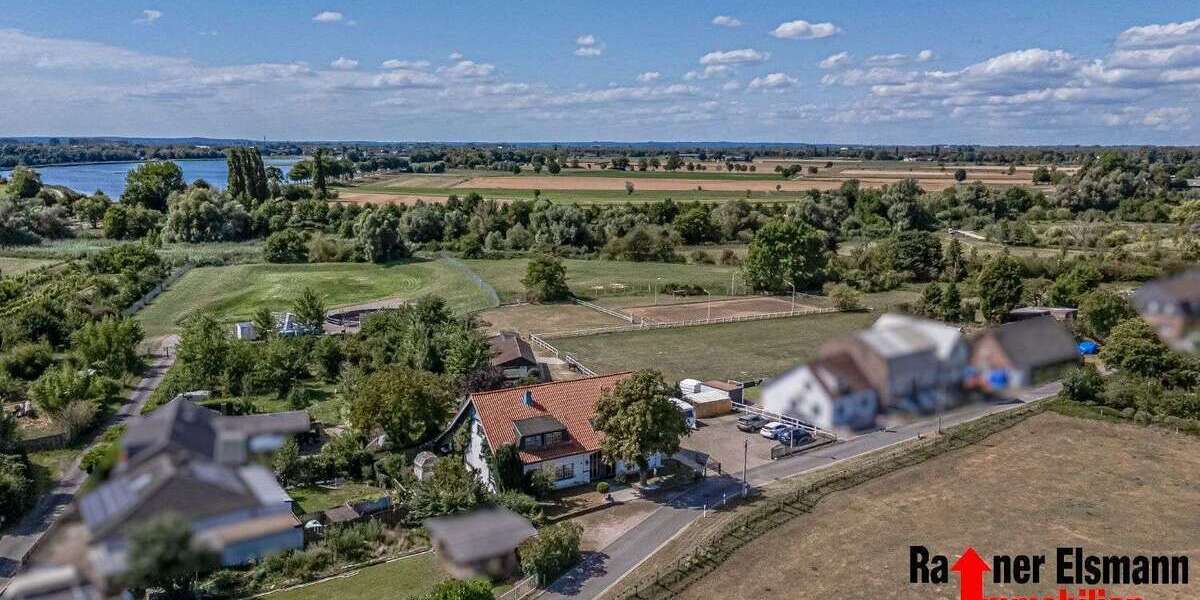 Haus zum Kaufen in Emmerich am Rhein 549.000 € 305 m² 9 zimmer