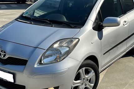 Toyota Yaris 109.000 km 4.950 &euro; Berlin 13053