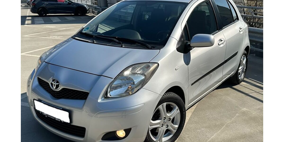 Toyota Yaris 109.000 km 4.950 &euro; Berlin 13053