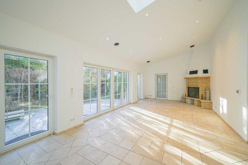 Freistehendes Einfamilienhaus mit Garten und Sonnenbalkon zimmer