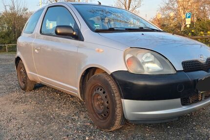 Toyota Yaris 189.000 km 2.200 &euro; Edenkoben 67480