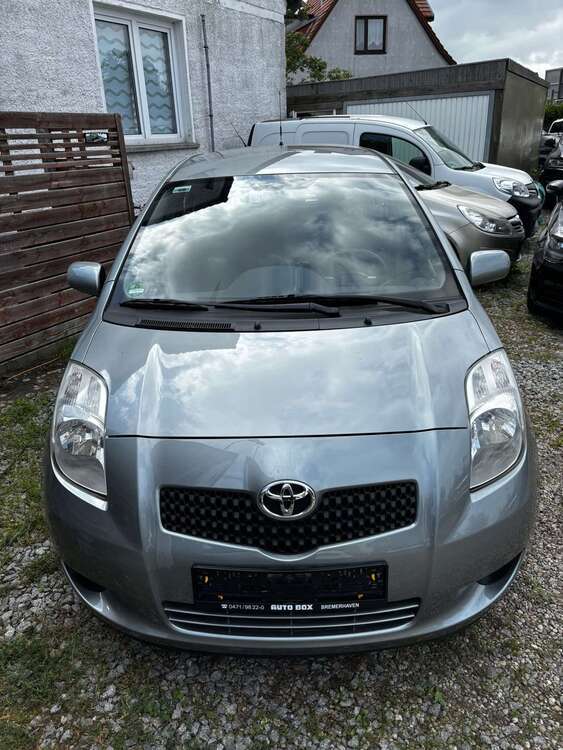 Toyota Yaris 86.888 km 4.980 € Berlin 12555