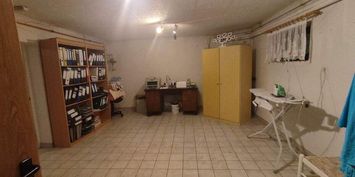 Mehrfamilienhaus, Wohnhaus Bitterfeld-Wolfen Bobbau - 8 Zimmer, 197 m&sup2;, 250.000&euro; | Angebot:25822452