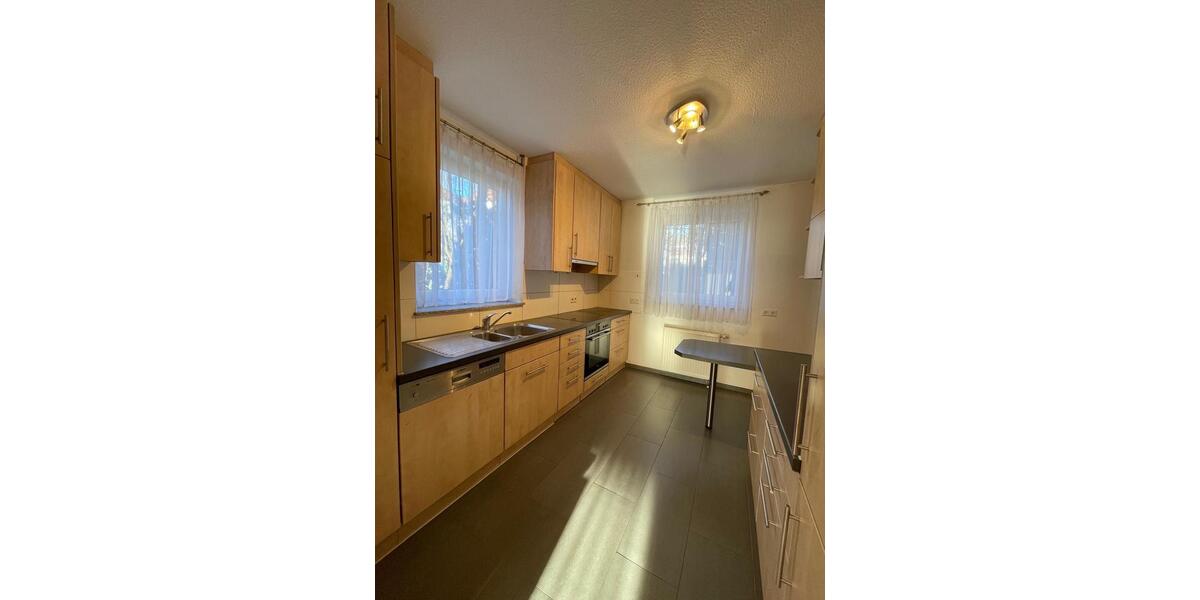 Erdgeschoßwohnung Eningen unter Achalm - 4.5 Zimmer, 111 m&sup2;, 1.450&euro; | Angebot:24466324