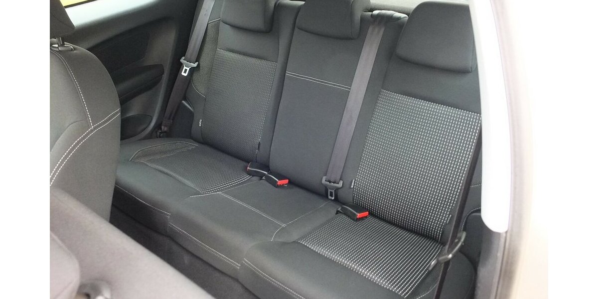 Peugeot 208 1.2 PURE TECH ALLURE KLIMA PDC SHZ SPORT LMF 98.599 km 7.500 &euro; Köln 50858