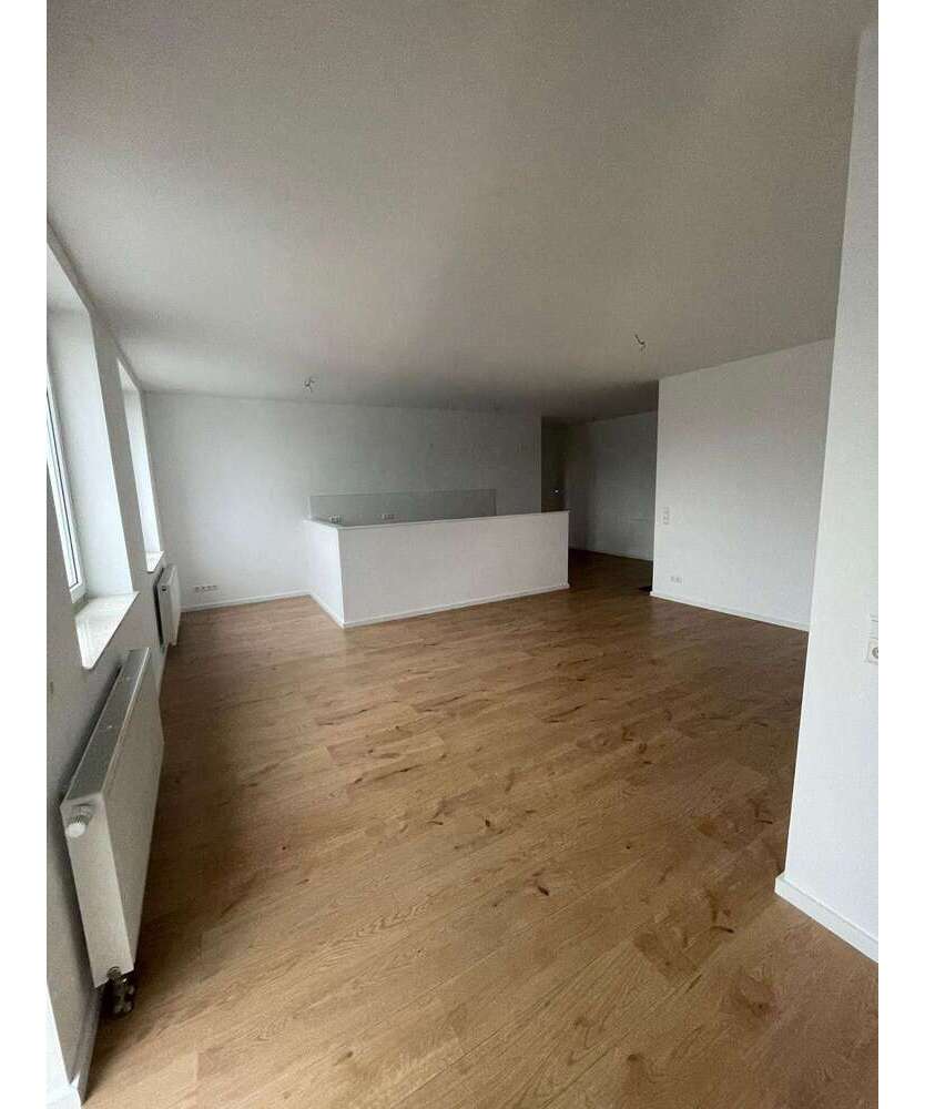 Wohnung zum Mieten in Bernburg (Saale) 1.100 € 147 m²