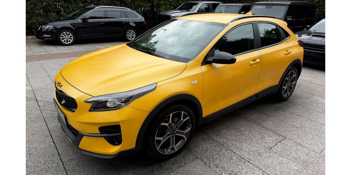 Kia XCeed 95.000 km 14.980 &euro; München 81827