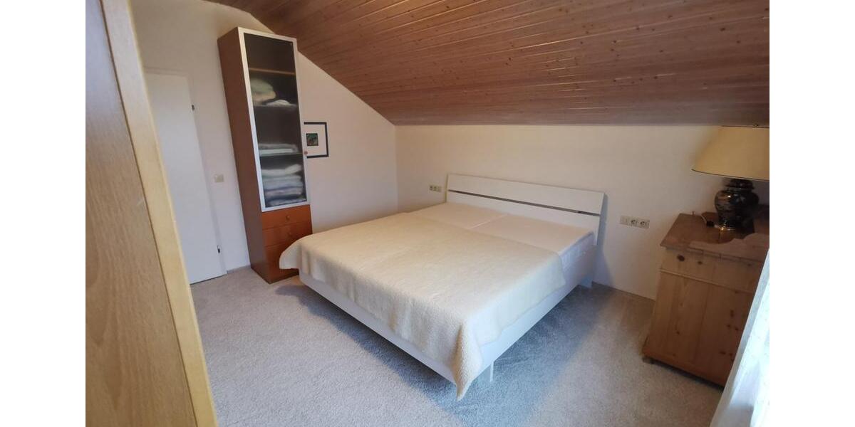 Dachgeschoßwohnung Ilshofen - 2.5 Zimmer, 98 m&sup2;, 910&euro; | Angebot:25419452