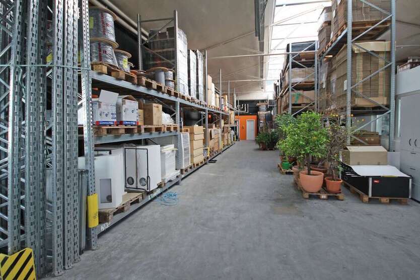 Halle in Welzheim 1.415 € 300.78 m²