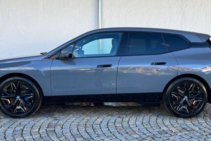BMW iX 4.800 km 82.990 € München 81245