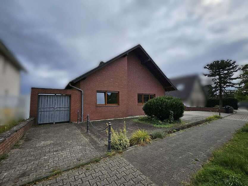 Haus zum Kaufen in Jülich 570.000 € 227 m²