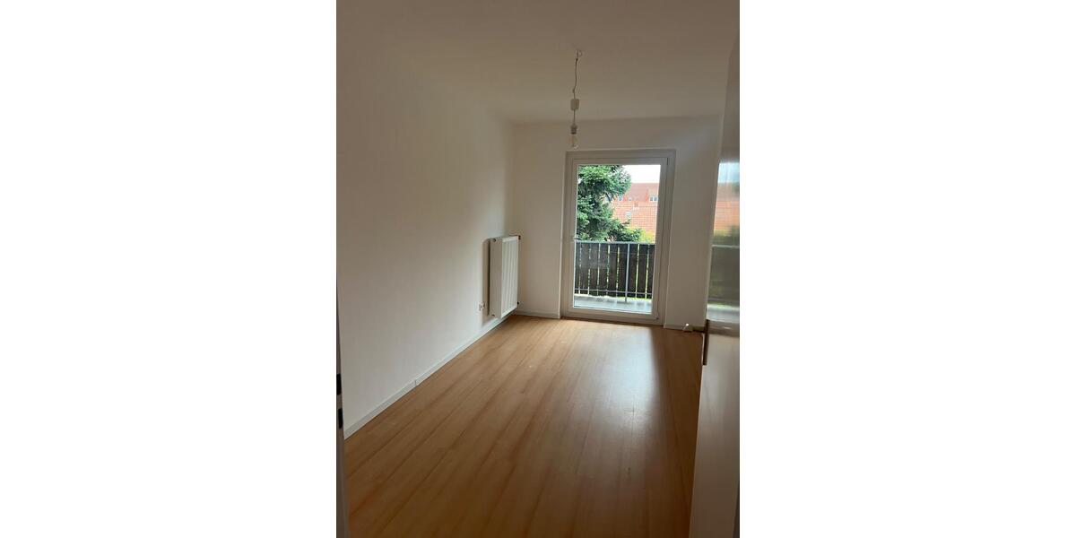 Etagenwohnung Ronnenberg - 4 Zimmer, 95 m&sup2;, 900&euro; | Angebot:26406036