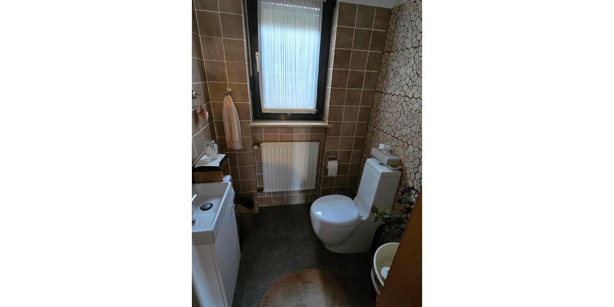 Einfamilienhaus Bad Arolsen - 5 Zimmer, 150 m&sup2;, 340.000&euro; | Angebot:27112574