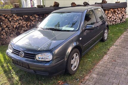 VW Golf 162.000 km 900 &euro; Calden 34379