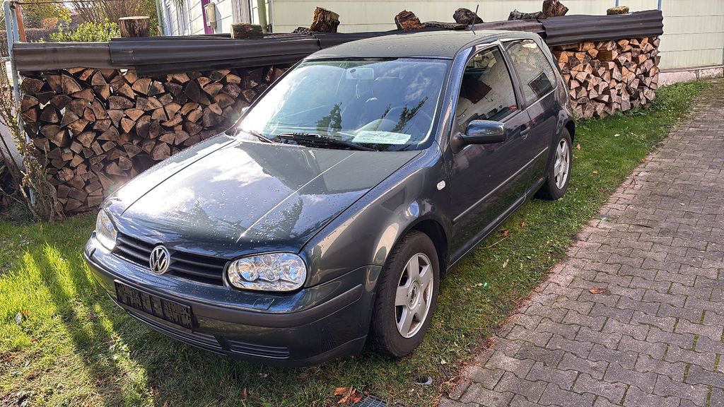 VW Golf 162.000 km 900 &euro; Calden 34379