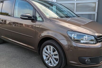 VW Touran 160.562 km 8.450 &euro; Braunschweig 38112