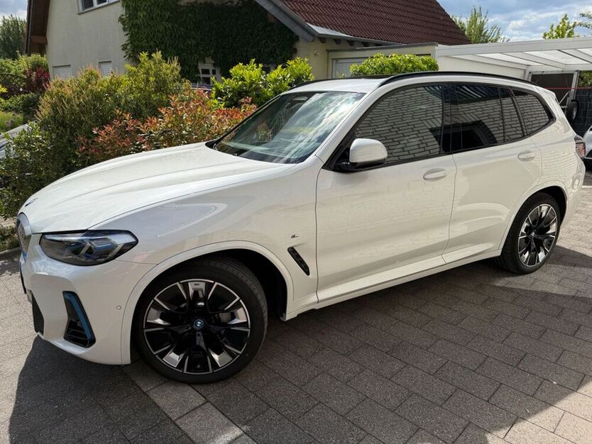 iX3