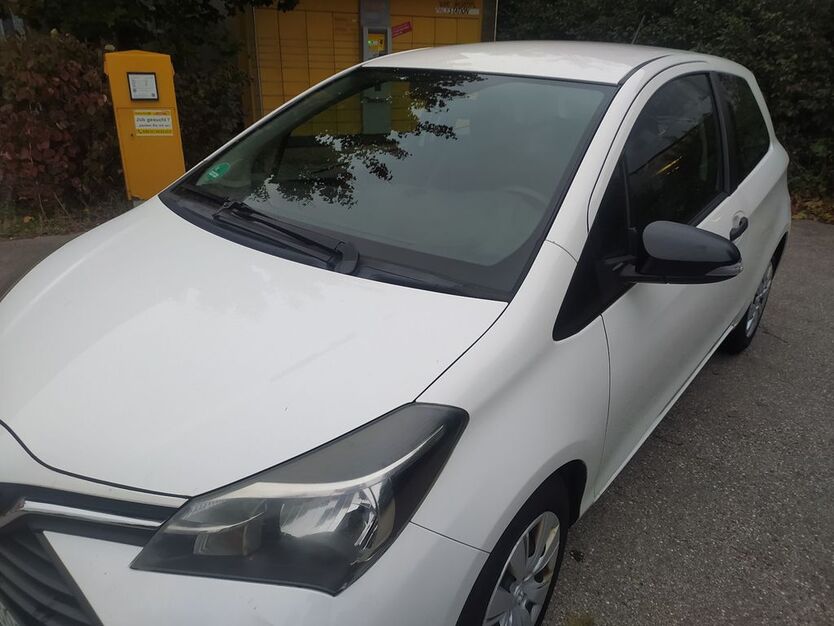 Toyota Yaris 213.000 km 4.400 € Weßling 82234