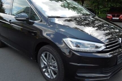 VW Touran 4.996 km 33.385 &euro; Föritztal OT Neuhaus-Schierschnitz 96524