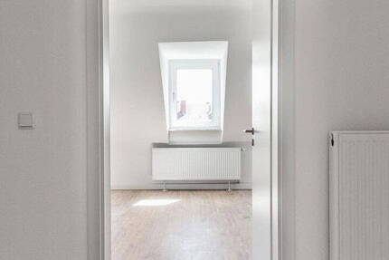 schöne, gut-geschnittene, renovierte 2-Zimmerwohnung zu vermieten