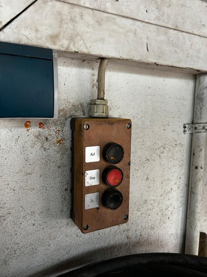 Halle mit Rolltor in Gommern