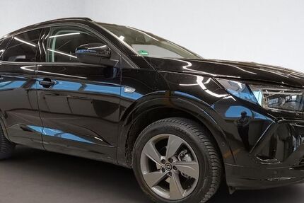 Opel Grandland (X) 10.599 km 24.999 &euro; Großenlüder-Müs 36137