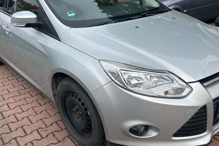 Ford Focus 172.000 km 2.900 &euro; zwickau 08064