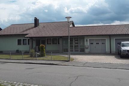 Haus Böbrach - 14 Zimmer, 210 m&sup2;, 495.000&euro; | Angebot:26902755