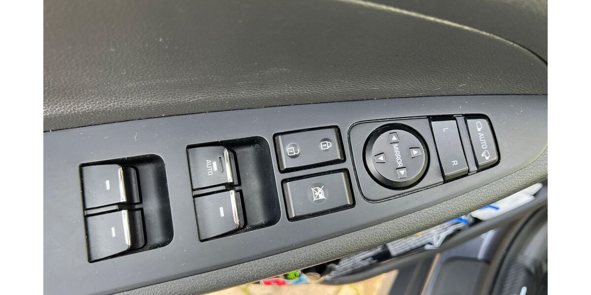 Hyundai TUCSON 136.000 km 17.200 &euro; Oftersheim 68723