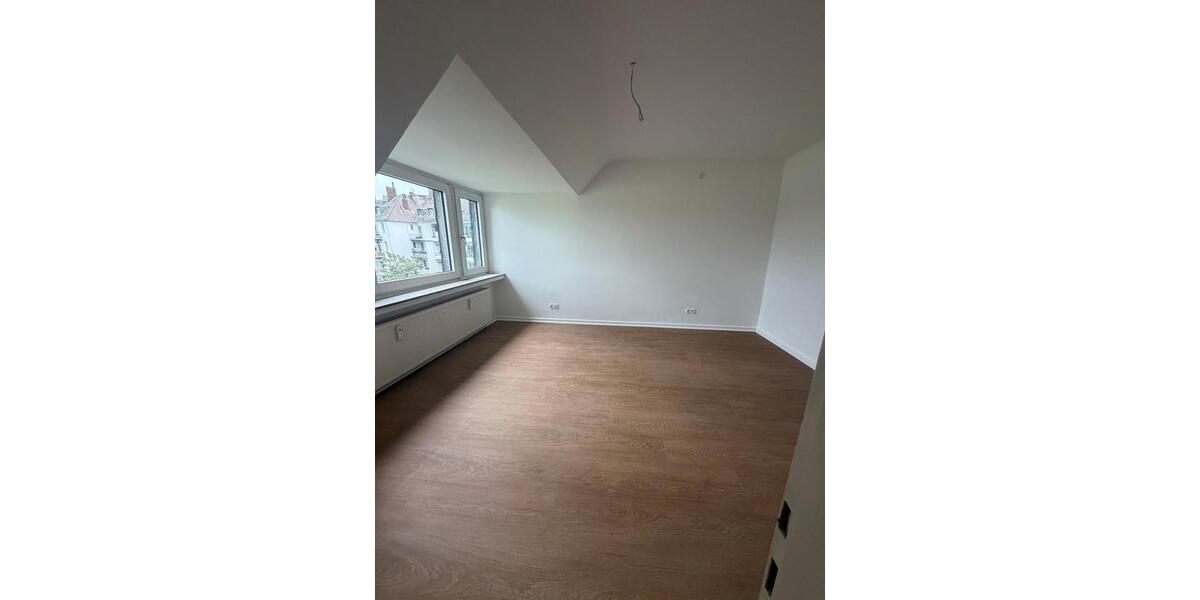 Dachgeschoßwohnung Düsseldorf Düsseltal - 2 Zimmer, 40 m&sup2;, 920&euro; | Angebot:26586344