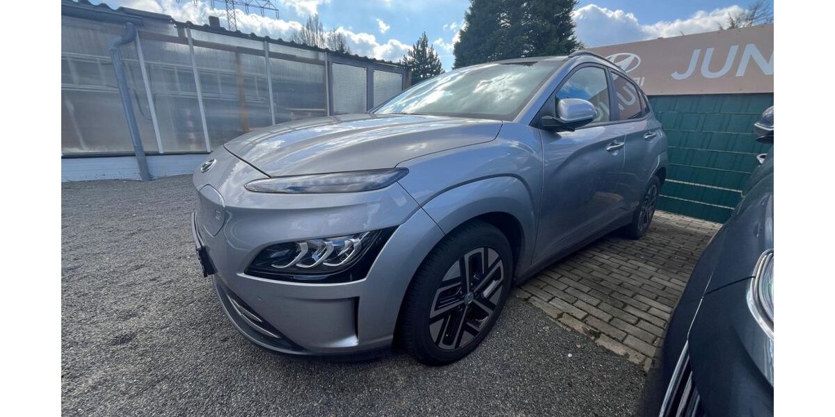 Hyundai KONA 44.824 km 25.000 &euro; Magdeburg 39116