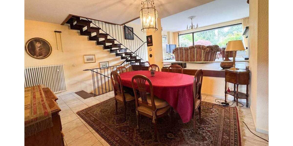 Reihenmittelhaus Bergisch Gladbach Refrath - 5 Zimmer, 139 m&sup2;, 545.000&euro; | Angebot:23961199