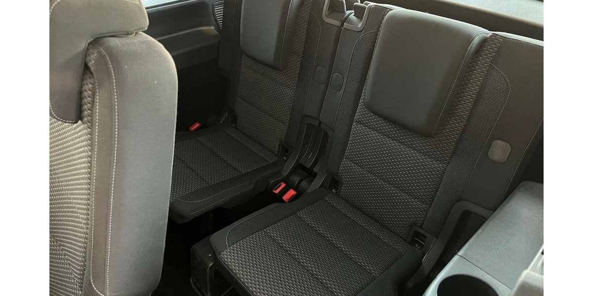 VW Touran Comfortline BMT Start-Stopp 7 Sitzer *Pano* 75.850 km 27.499 € Mainz-Kostheim 55246