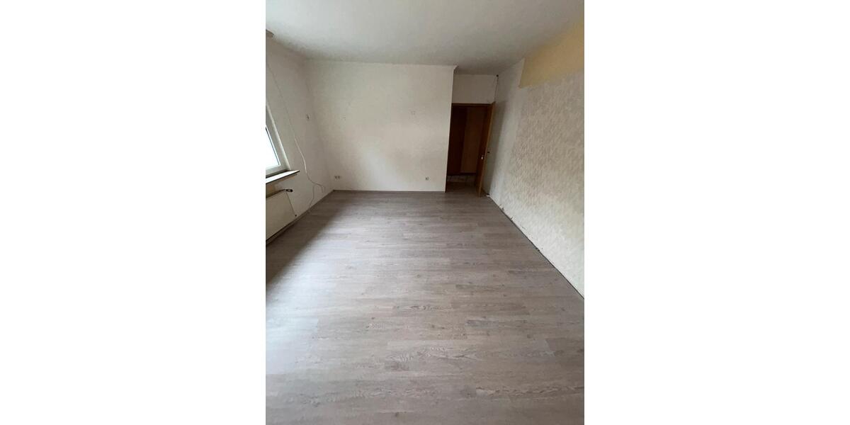 Etagenwohnung Niederkassel - 5 Zimmer, 190 m&sup2;, 2.220&euro; | Angebot:24876817