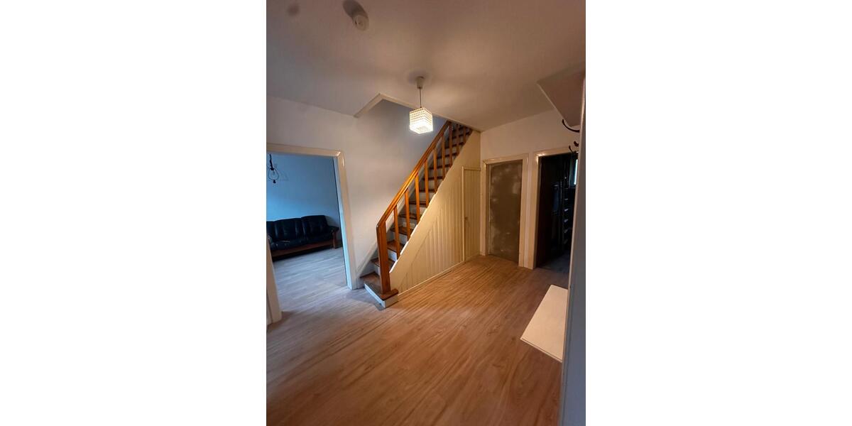 Einfamilienhaus Marsberg - 9 Zimmer, 180 m&sup2;, 199.000&euro; | Angebot:27079077