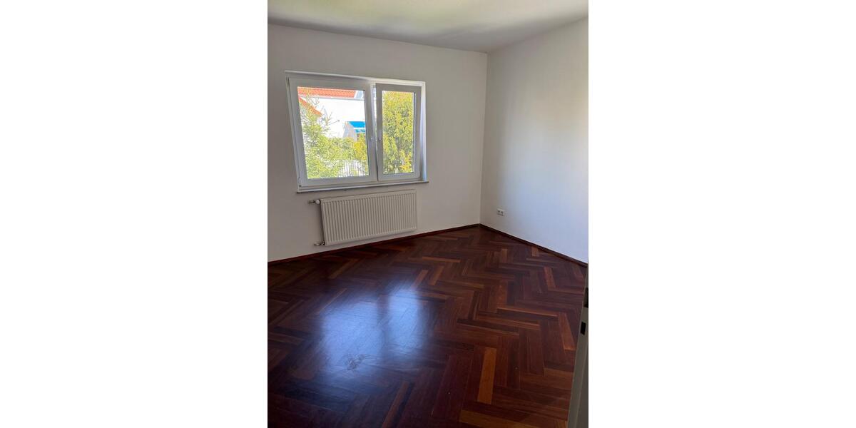 Etagenwohnung Bad Wildungen - 3 Zimmer, 100 m&sup2;, 750&euro; | Angebot:26393182