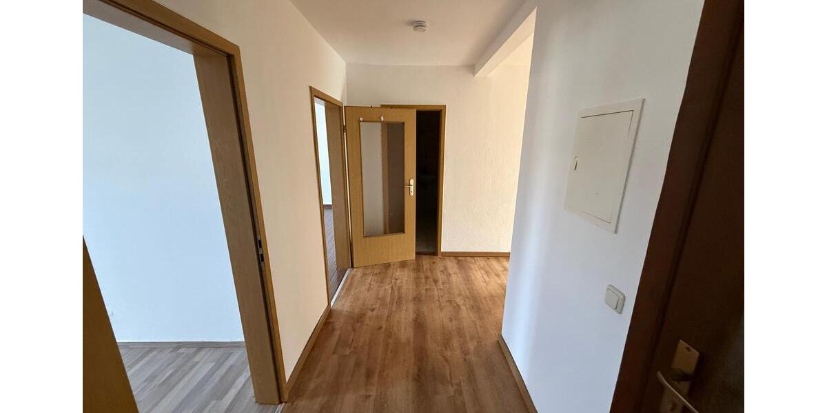 Tolle 3-Raum-DG-Wohnung mit herrlichem Blick über Greiz 3 zimmer