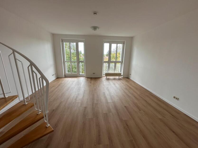 Ab sofort frei: Sehr Helle 2-Zimmer-Maisonettewohnung zimmer