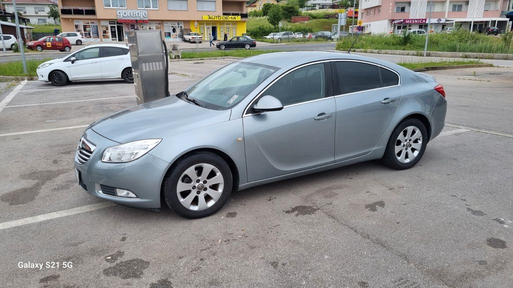 Opel Insignia 178.000 km 4.950 &euro; München 81245