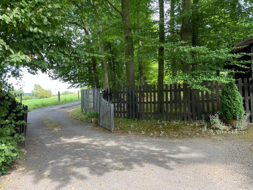 Traumhaftes EFH in top Lage mit parkähnlichem Grundstück