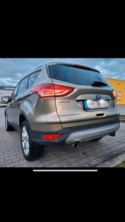 Ford Kuga 98.000 km 8.950 € Berlin 13053